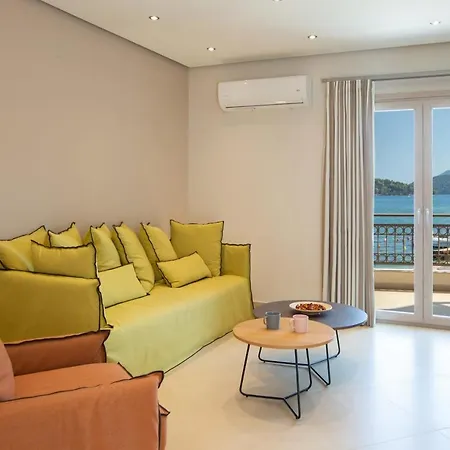 Enalion Apartment With Viewboat Dock & Close To Nidri! Apartamento *